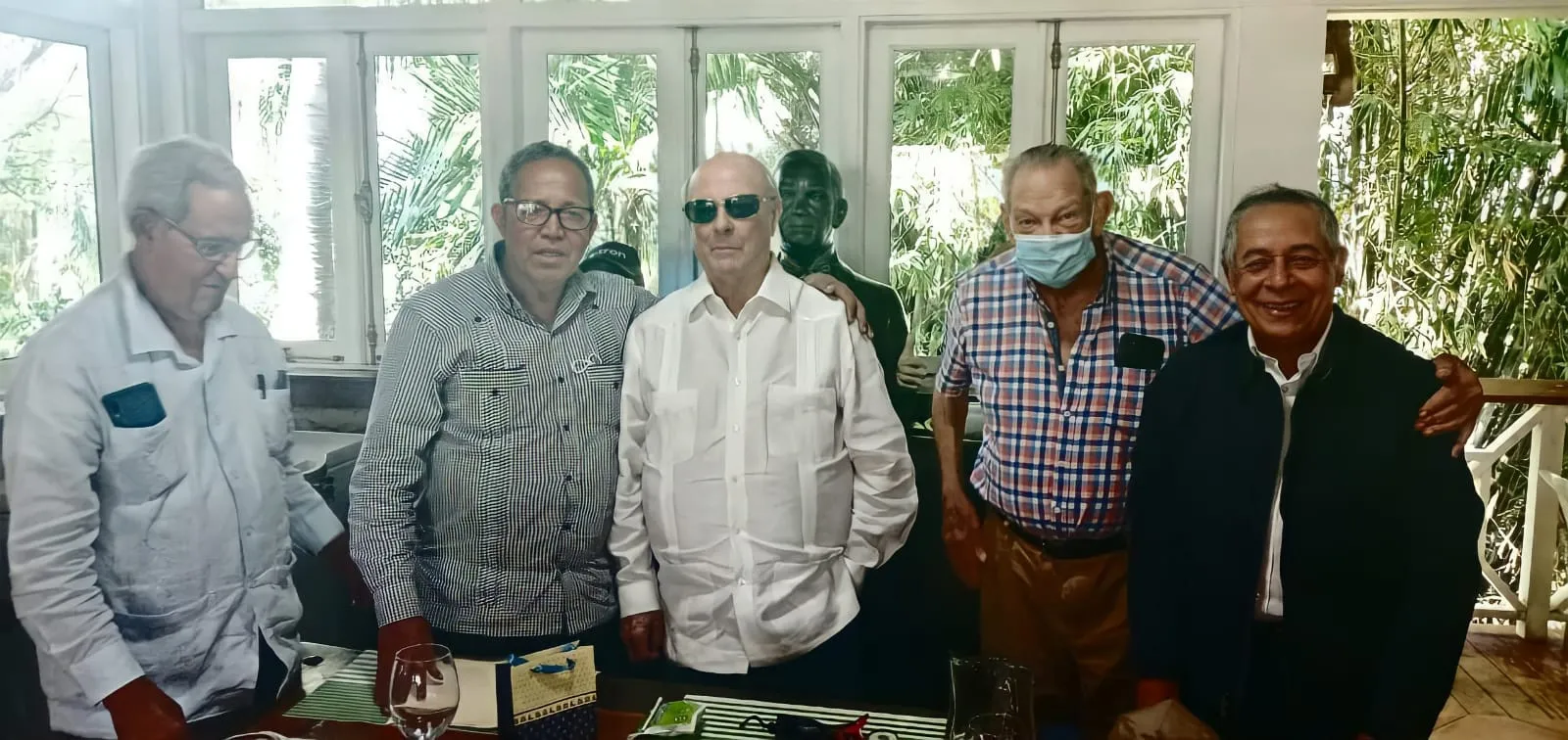 Óptica Almánzar anuncia plan de siembra de árboles frutales