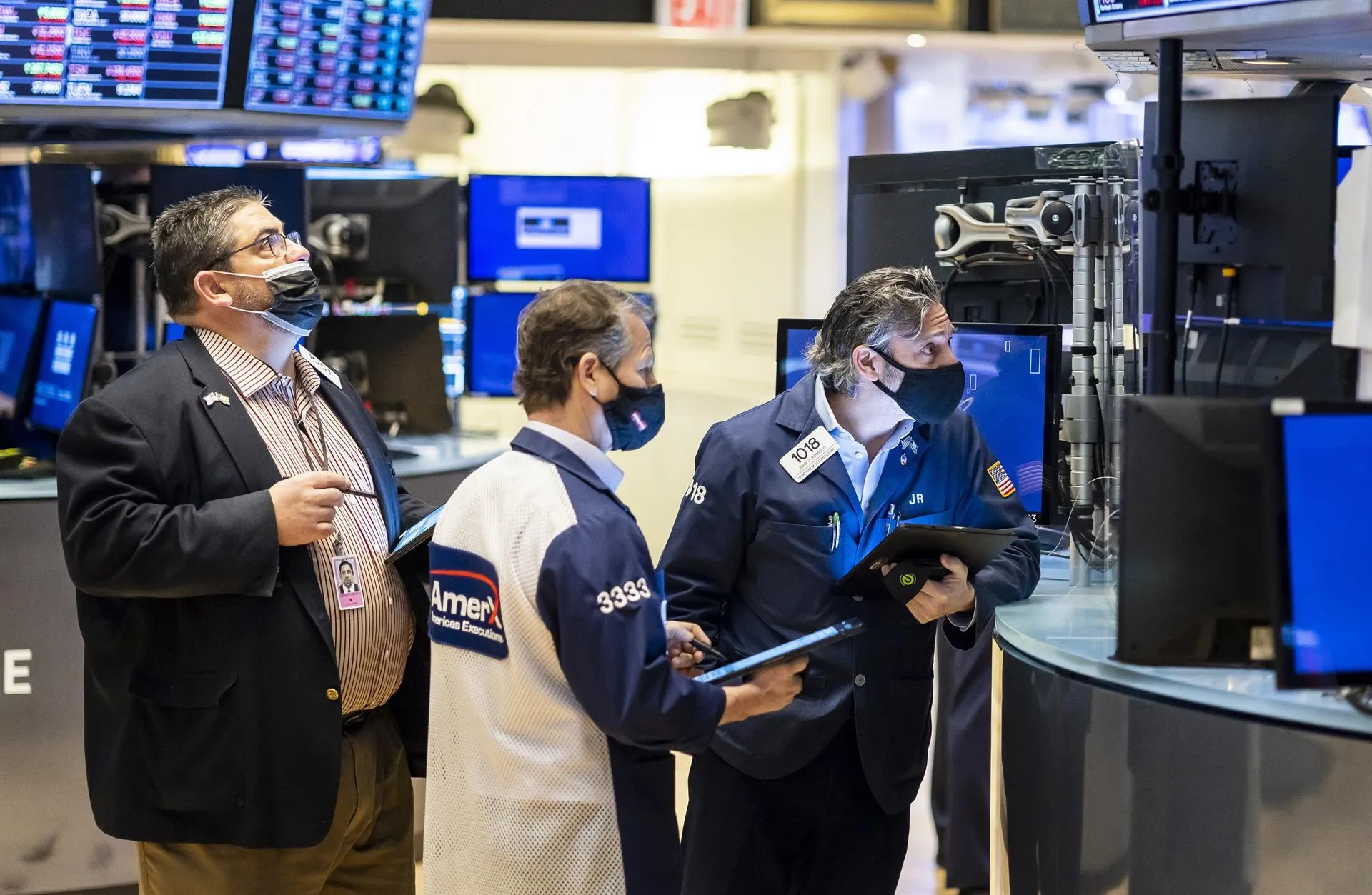 Wall Street cierra mixto y el Dow sube en una jornada reposada