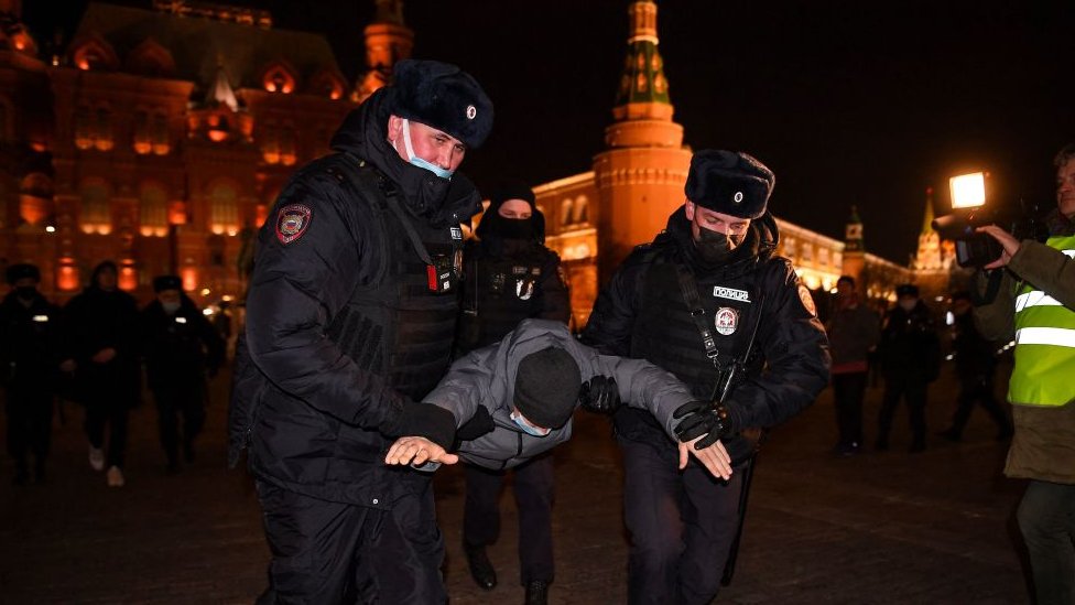 Rusia y Ucrania: la inusual oposición de la población rusa a la invasión de Putin al país vecino