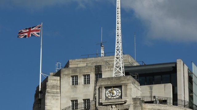 Rusia y Ucrania: la BBC resucita sus emisiones de onda corta en territorio ucraniano y ruso que se usaban durante la Guerra Fría