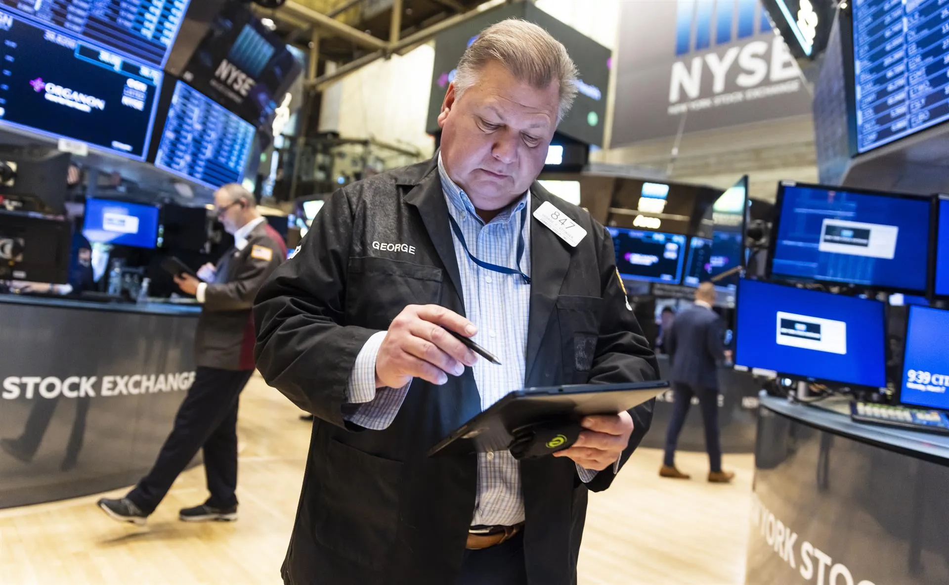 Wall Street cierra mixto y el Dow Jones sube un % inapreciable