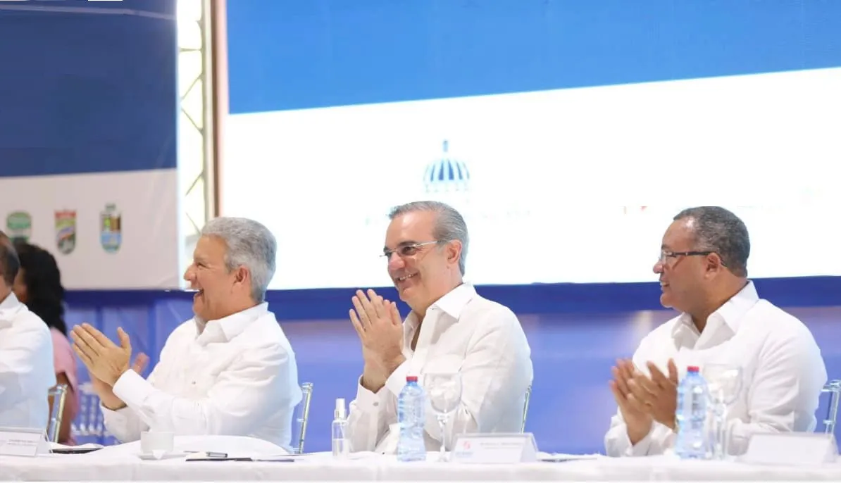 Abinader anuncia que el país superó barrera de los US$12 mil millones en exportación