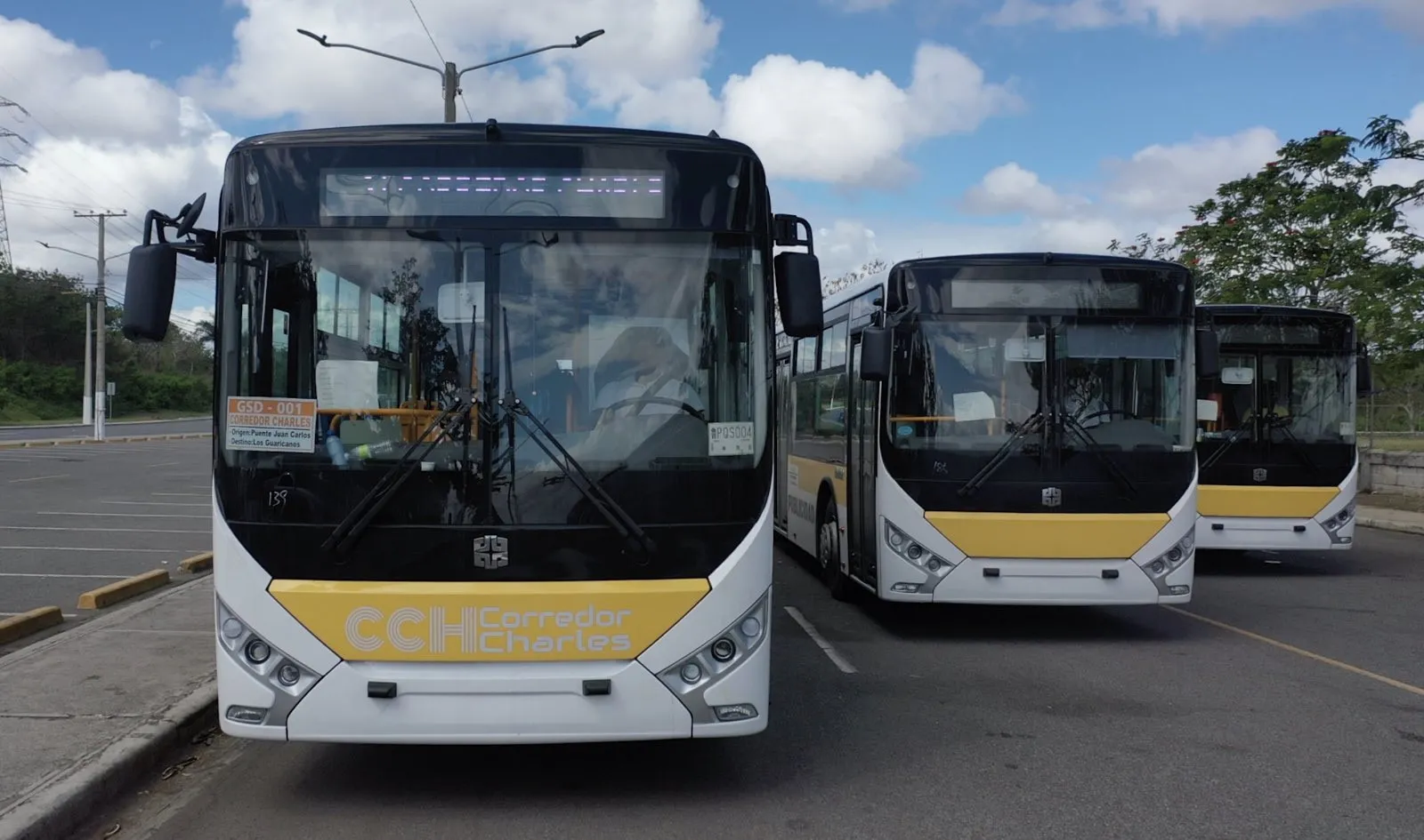 Apedrean al menos siete autobuses del nuevo corredor de la Charles de Gaulle