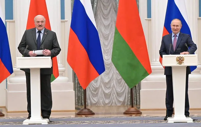 Putin y Lukashenko acuerdan 'medidas de apoyo' ante sanciones de Occidente