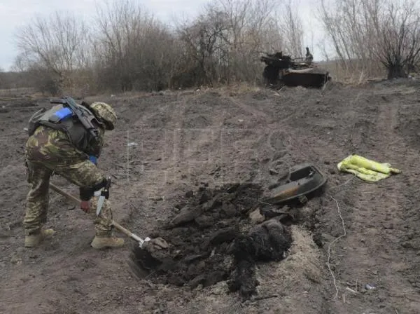 Ataque ruso a un edificio oficial en Mikolaiv deja 12 muertos