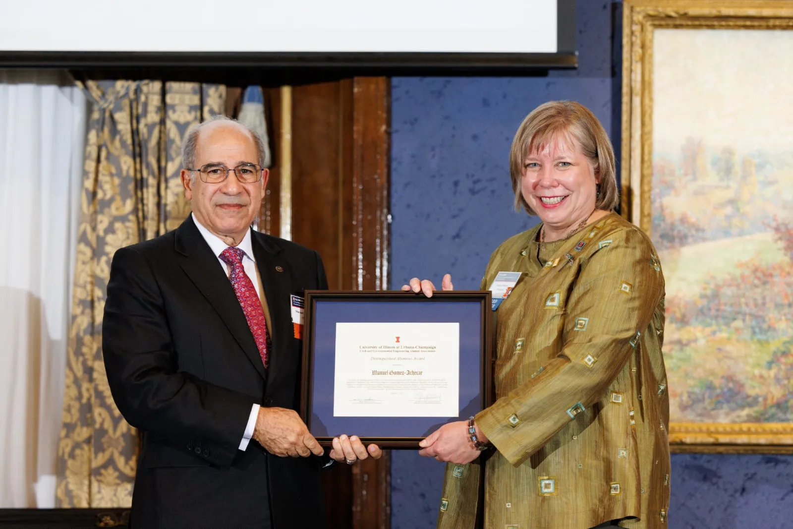 Universidad de Illinois reconoce a ingeniero dominicano responsable de obras principales