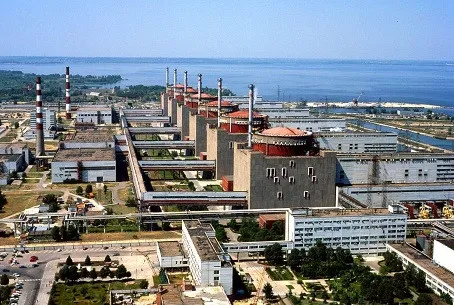 La mayor planta atómica ucraniana rodeada de peligrosas acciones de guerra