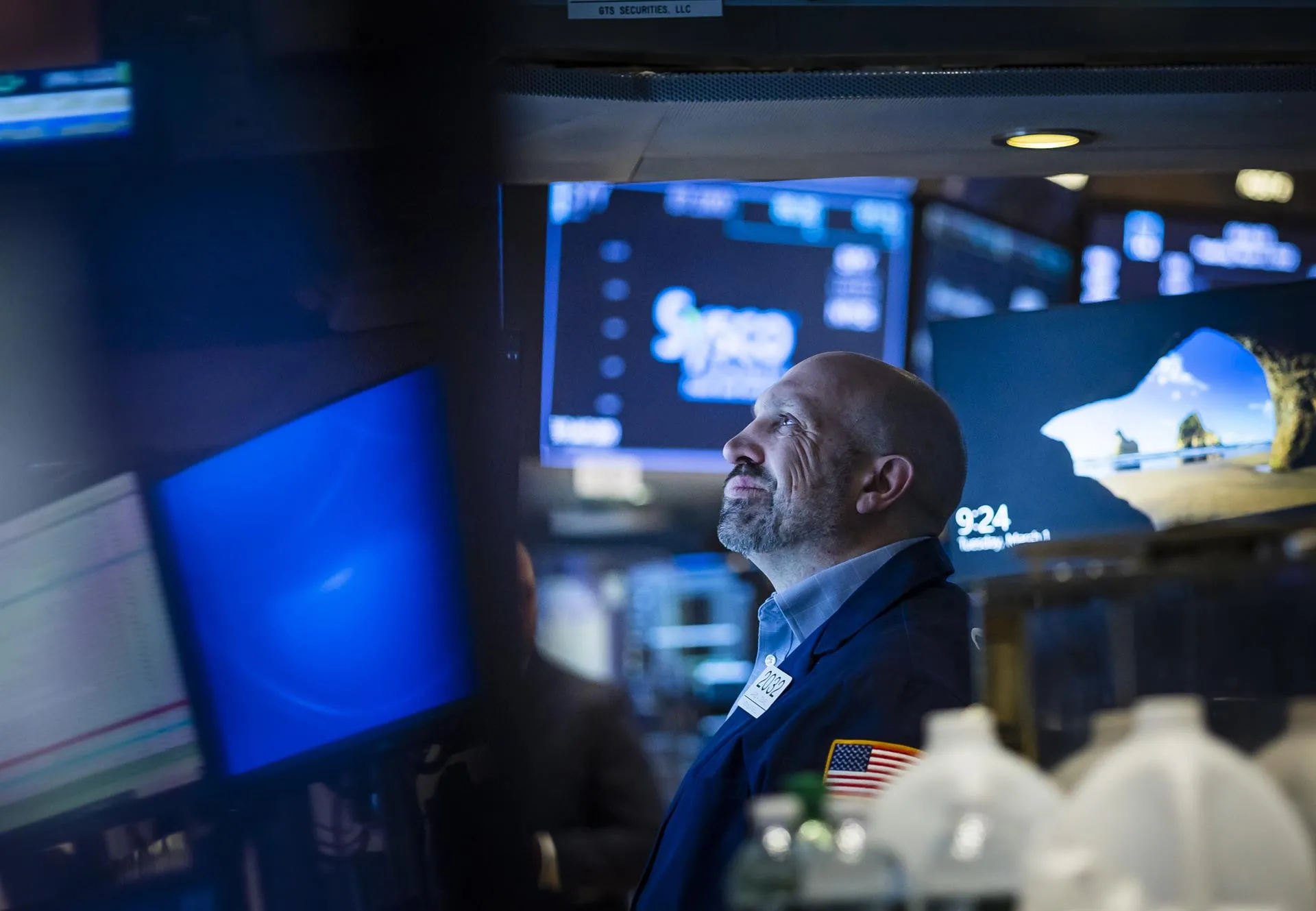 Wall Street cierra en rojo y el Dow baja tras comentarios de la Fed