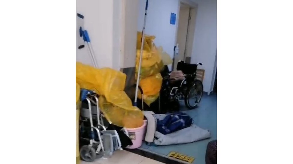 China: Hospital de Shanghái lucha contra una ola de covid-19
