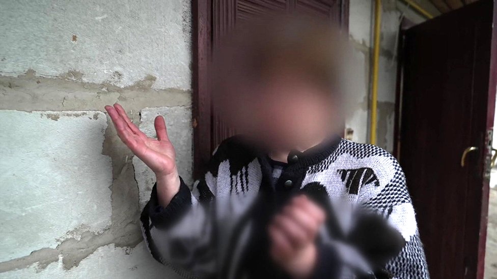 Rusia y Ucrania: &quot;Soldados del ejército ruso me violaron y mataron a mi marido&quot;