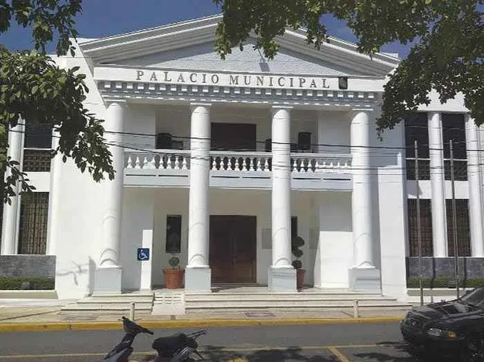 Familia denuncia ayuntamiento de Moca viola derechos en caso de permuta de terreno hecha en 1972