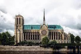 La legendaria Notre Dame de París comienza a renacer tres años después del incendio