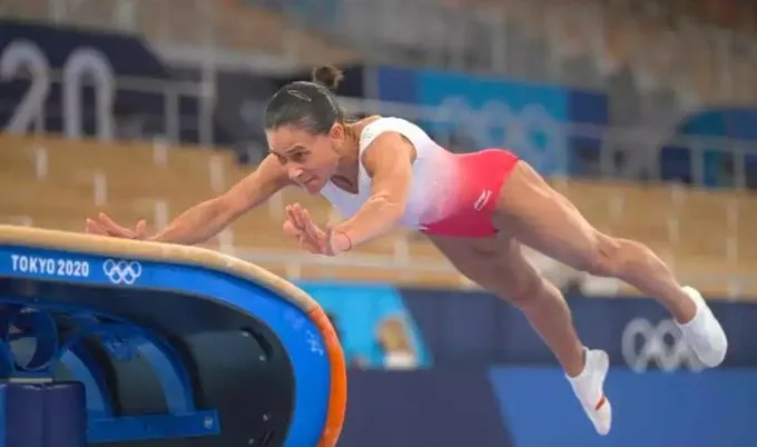 Chusovitina, a los 46 años suma y sigue : campeona de la Copa del Mundo de salto