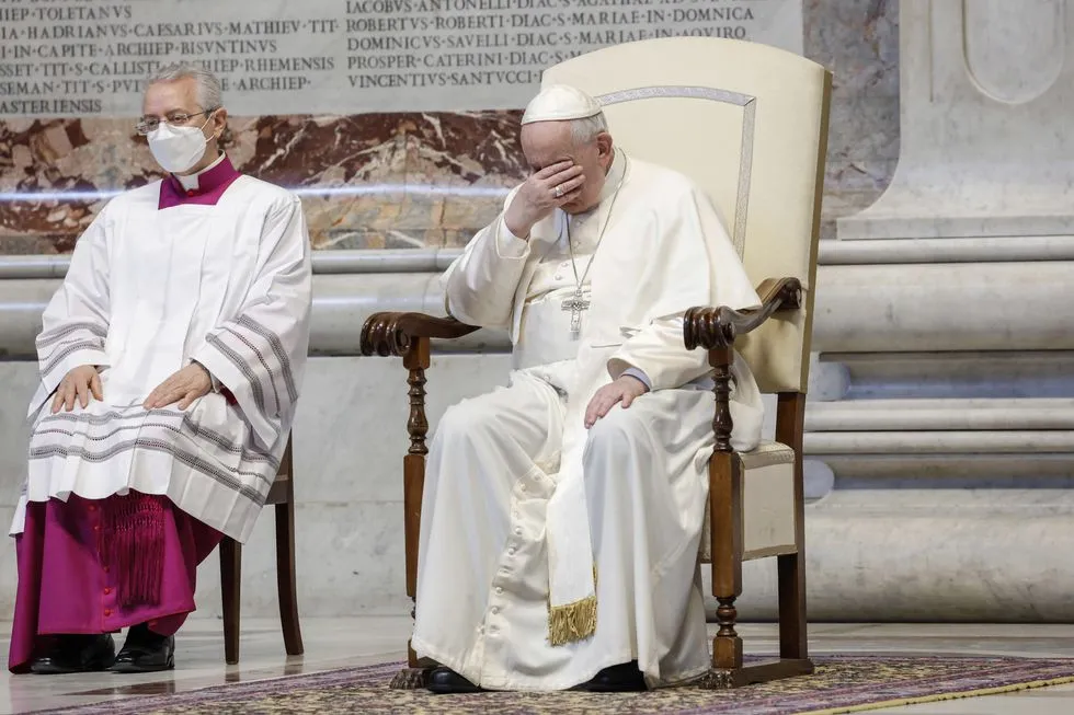 El papa pide tratar mejor a suegras y a ellas 'cuidado con su lengua'