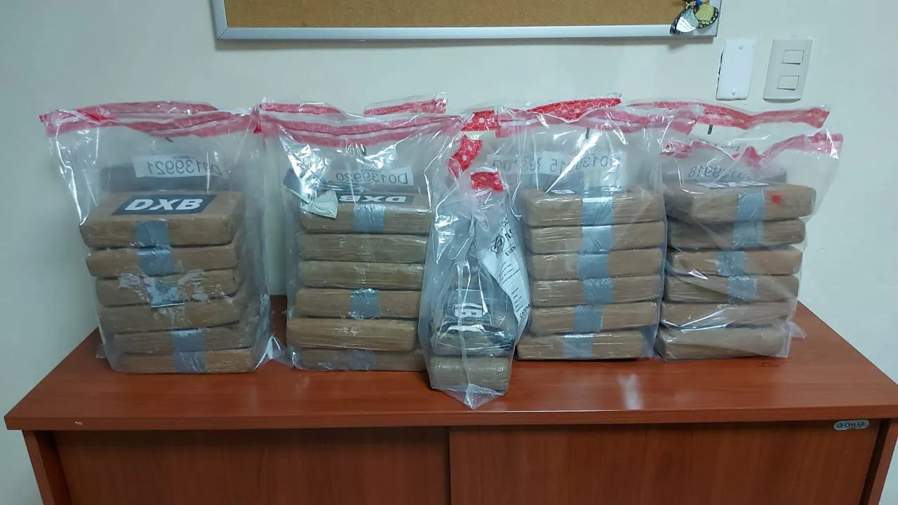 Incautan 50 paquetes de cocaína procedentes de Colombia