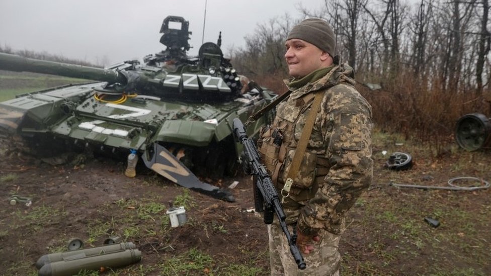 Rusia y Ucrania: la invasión rusa no está yendo como planeaba Moscú, dice la OTAN