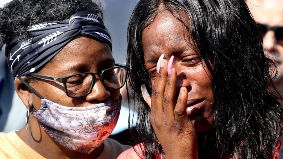 Tiroteo en Buffalo: lo que se sabe del sospechoso y las víctimas del ataque en un supermercado que se investiga como crimen de odio racial