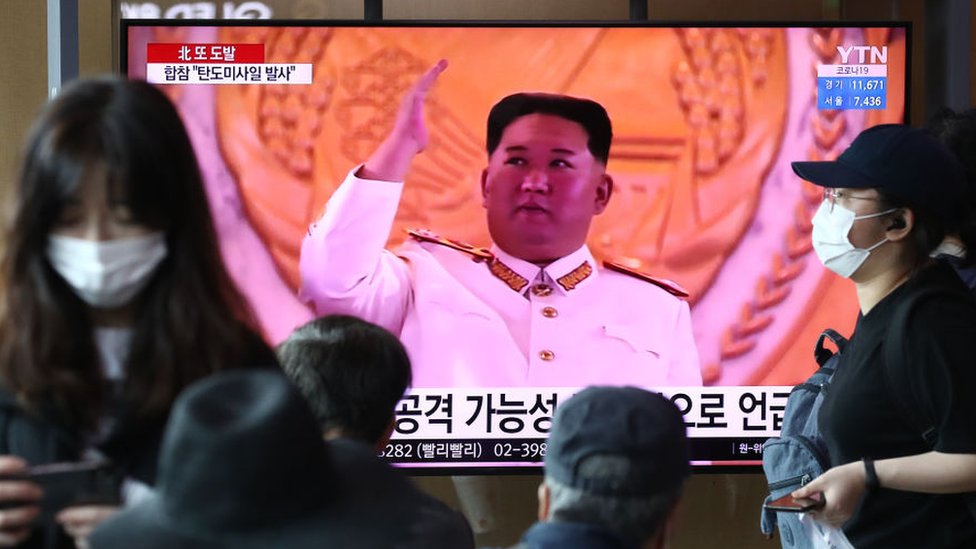 Corea del Norte moviliza al ejército para enfrentar la ola de casos de coronavirus, la mayor convulsión desde la fundación del país