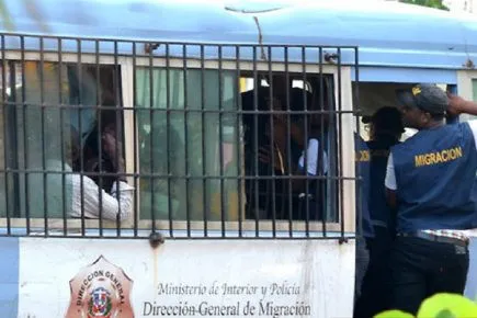 Una veintena de organizaciones condena deportaciones masivas en República Dominicana