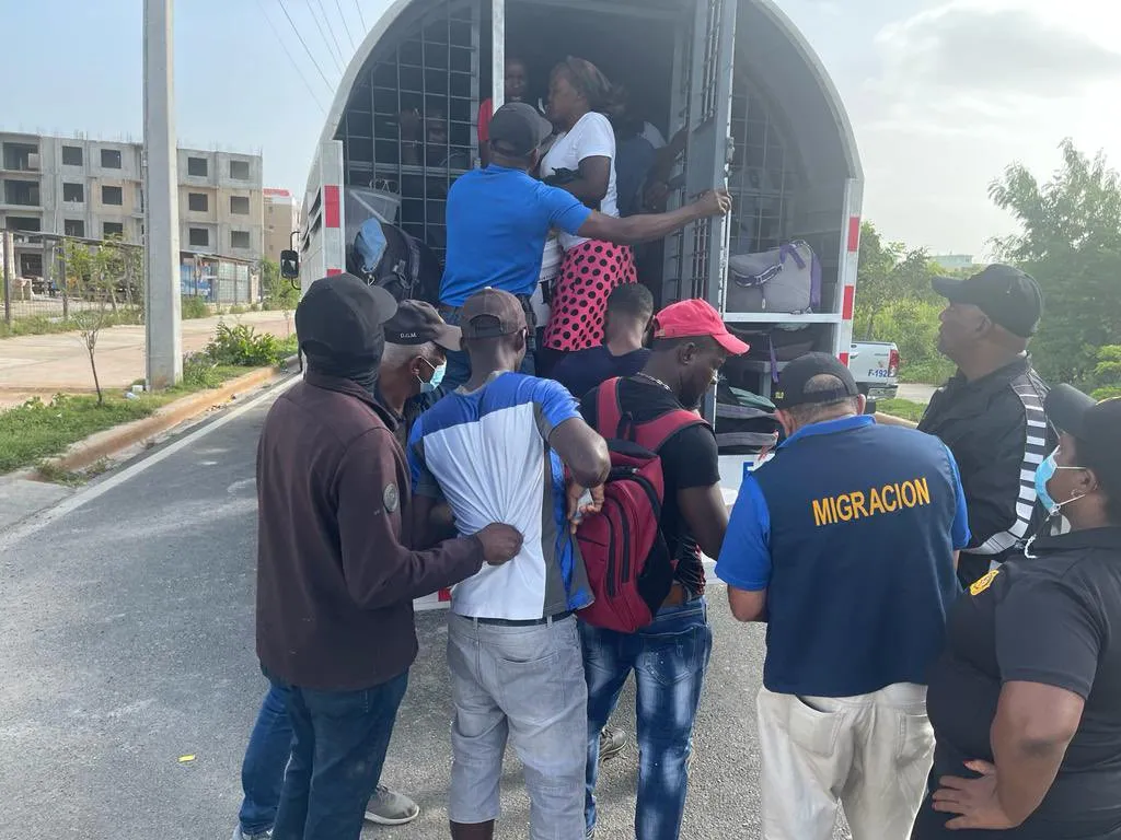 DGM confirma 385 detenciones de haitianos y que repatriará a indocumentados
