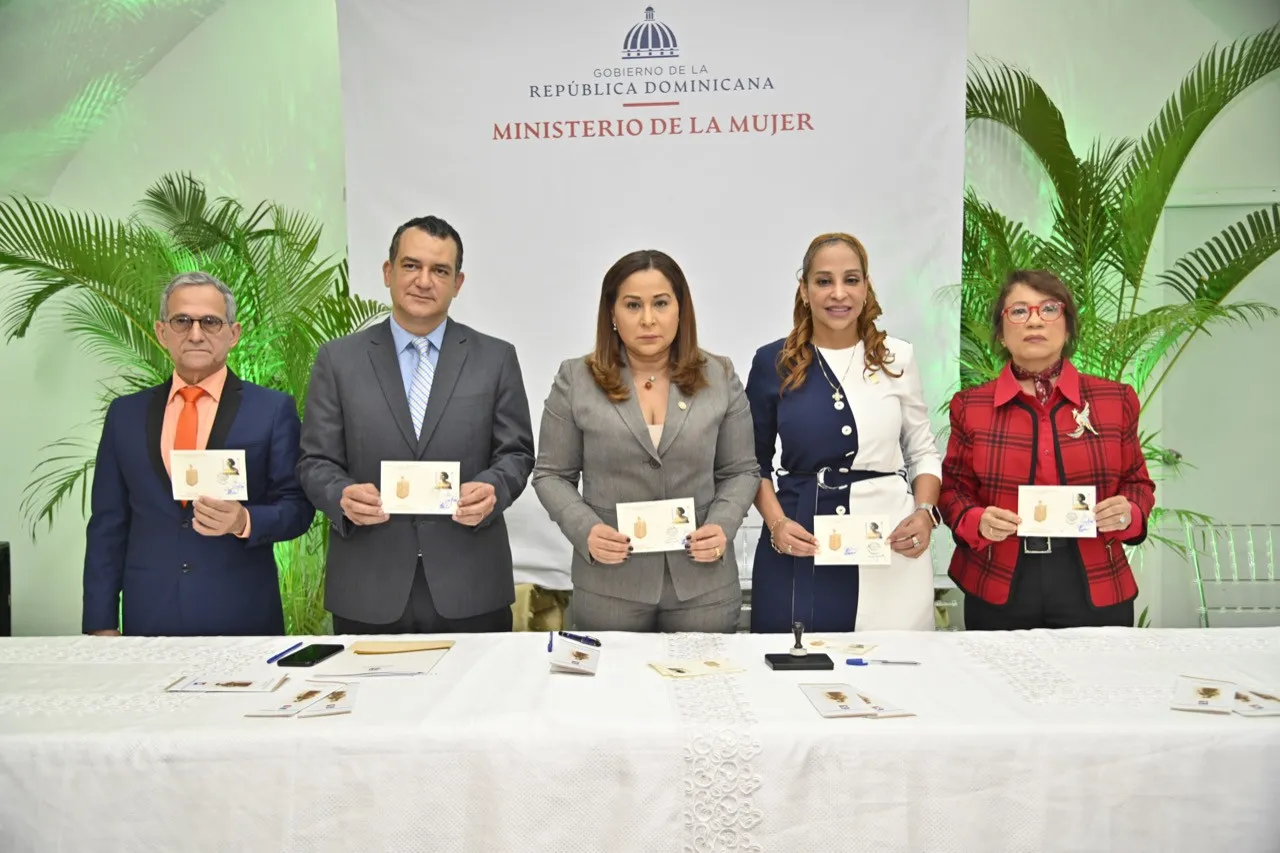 El Ministerio de la Mujer y el Inposdom emiten sello en homenaje a Abigail Mejía