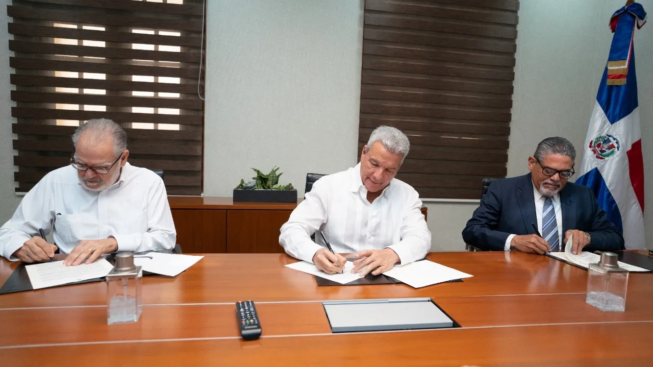 Minpre, Mepyd y Ogtic firman acuerdo para implementar Sistema 311 en proyecto Proresiliencia