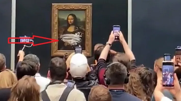 A tortazos contra cuadro de la Mona Lisa en el Louvre