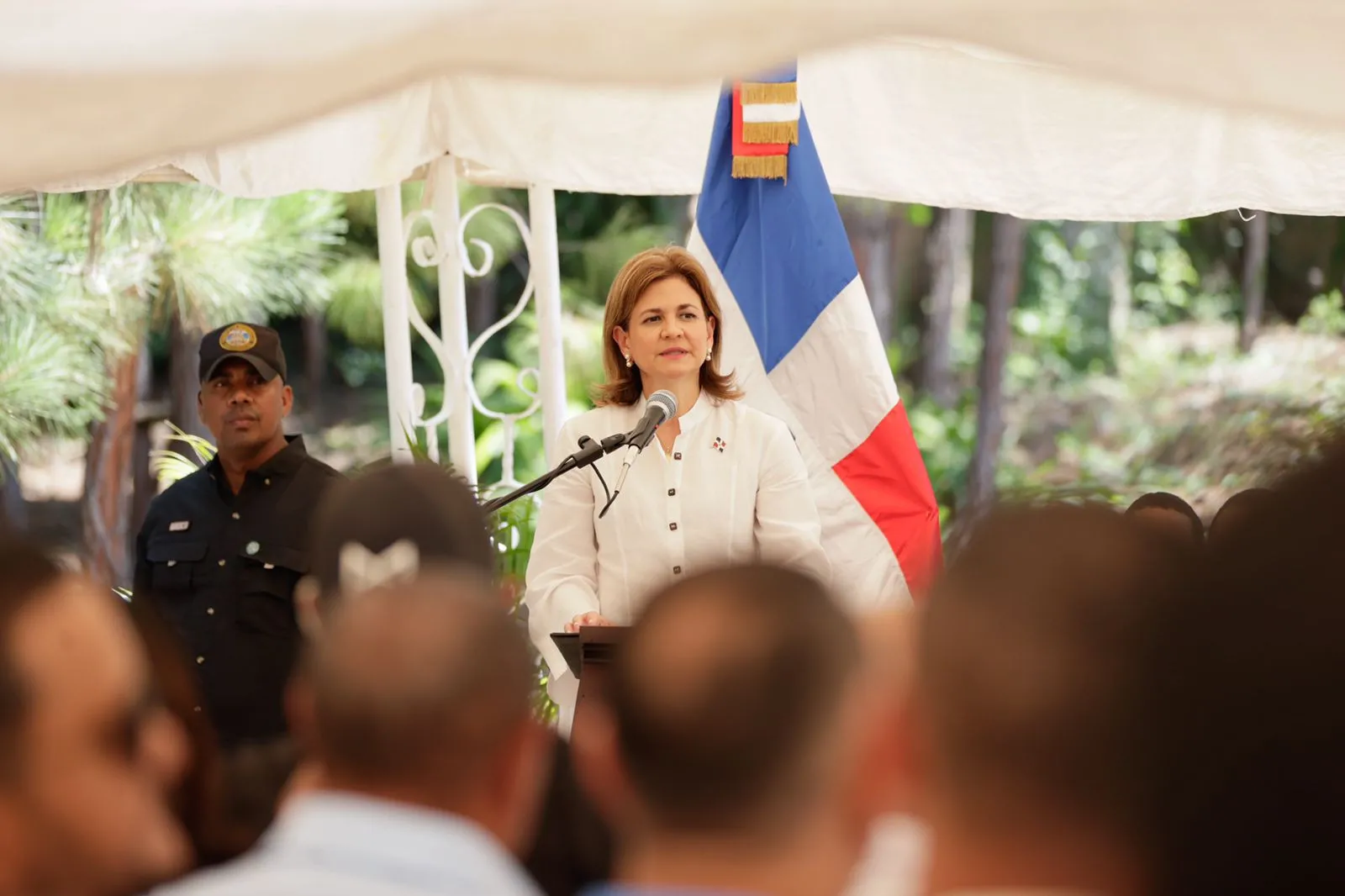 Vicepresidenta deja iniciado trabajos del proyecto de espacio público de Jarabacoa