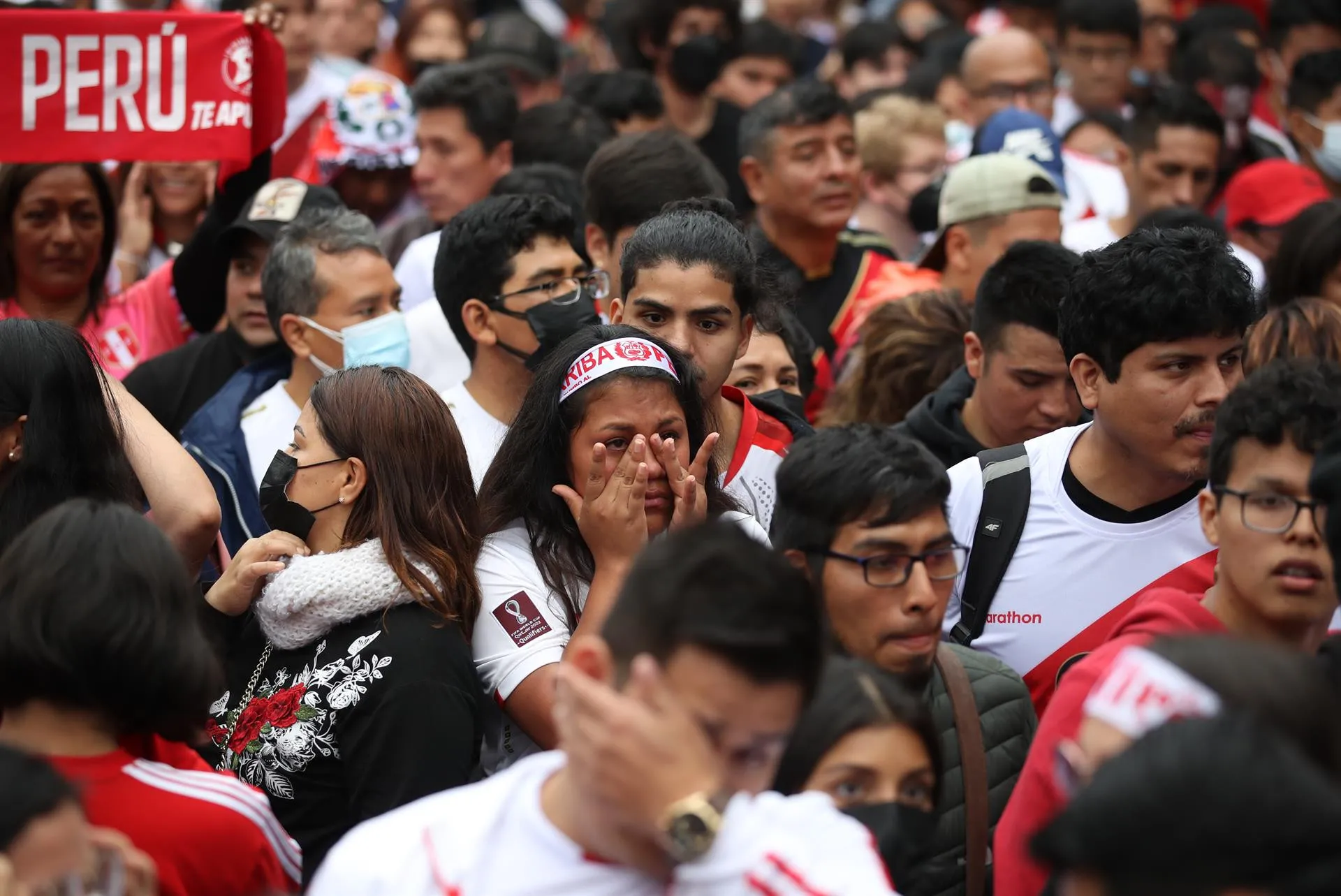 Perú pierde penúltimo billete a Catar y Costa Rica espera ganar hoy el último