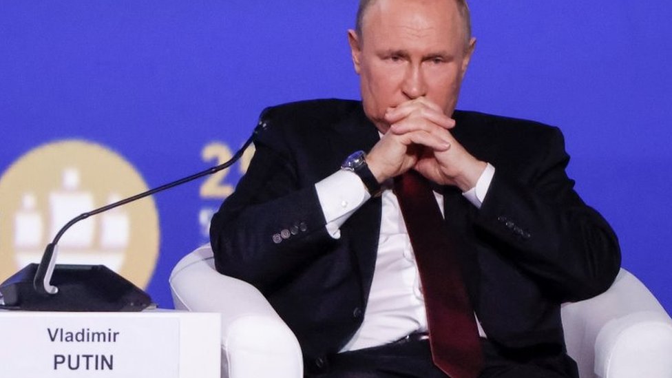 El combativo discurso de Putin en el que declaró el fin del “mundo unipolar” de EEUU (y calificó de “locas e imprudentes” las sanciones contra Rusia)