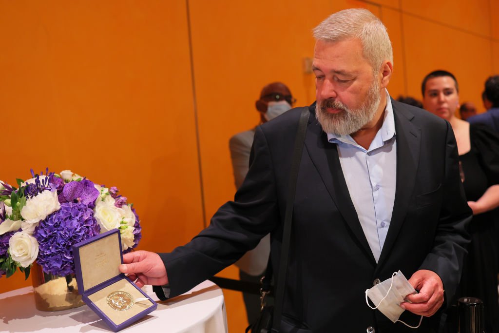 El periodista ruso Dmitry Muratov subasta su premio Nobel de la Paz por US$103,5 millones