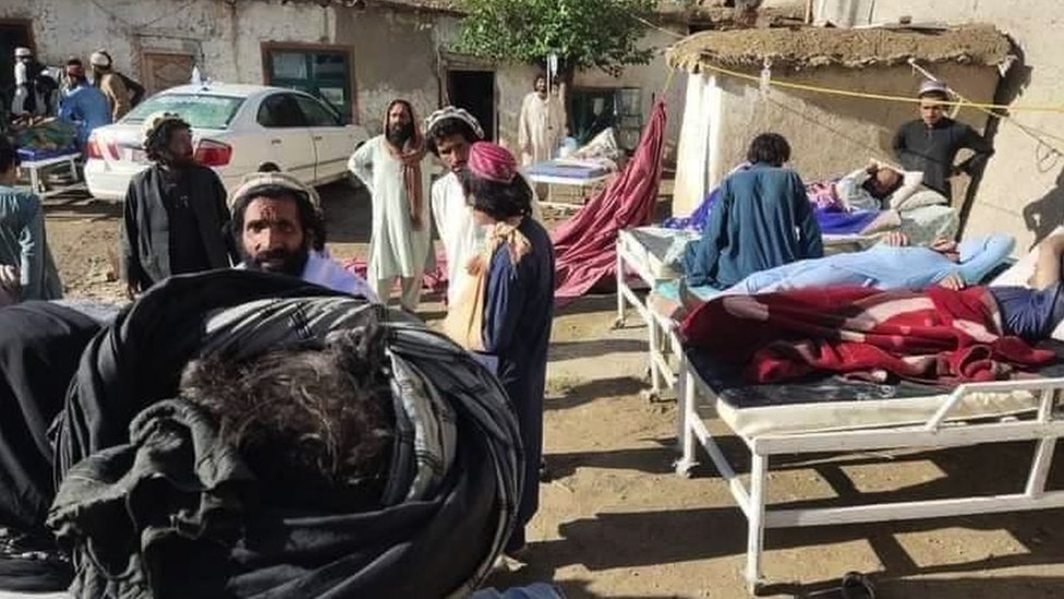 Terremoto en Afganistán: Solo tenemos cinco camas, pero llegaron 500 pacientes a nuestra clínica