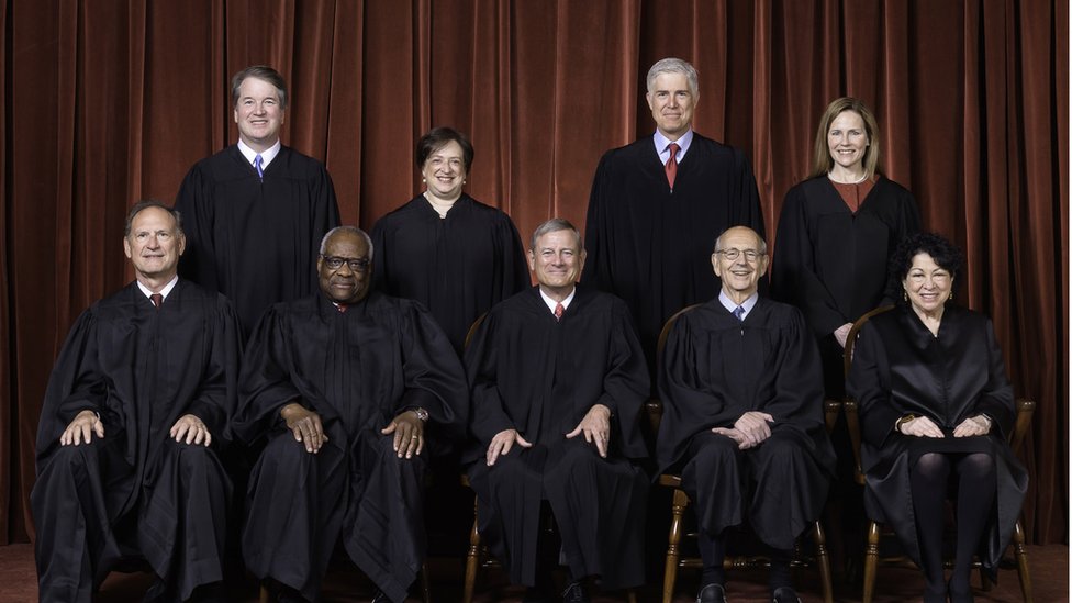 3 decisiones recientes de la Corte Suprema de EEUU que muestran el giro del tribunal a un conservadurismo extremo