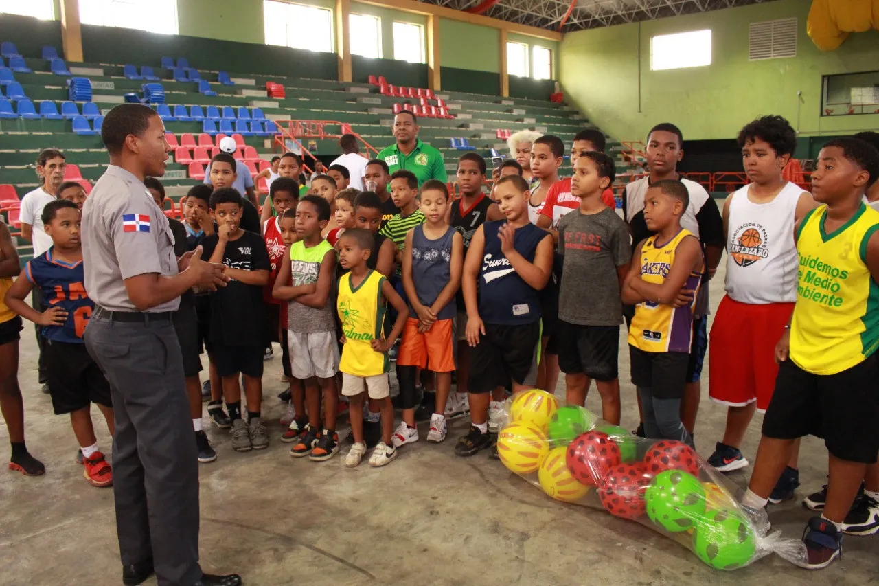 Realizan evento deportivo con niños y adolescentes del sector San Carlos 