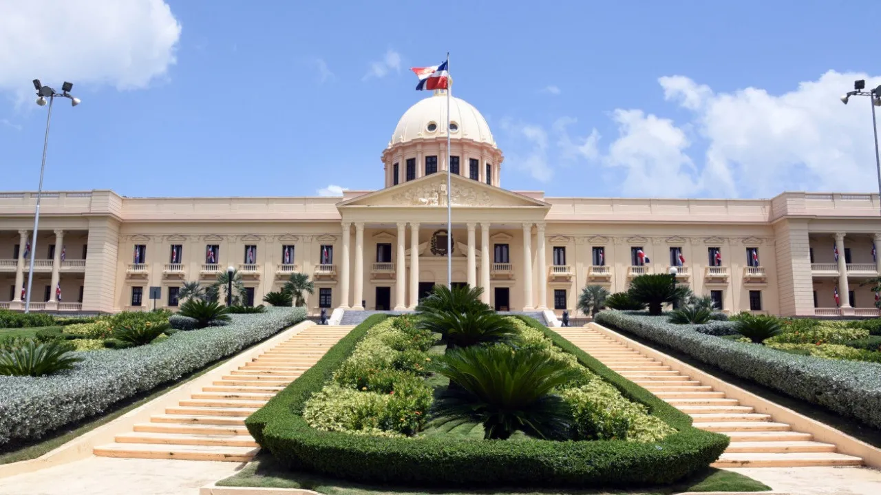 Gobierno niega que acordara regularizar a los haitianos en el país