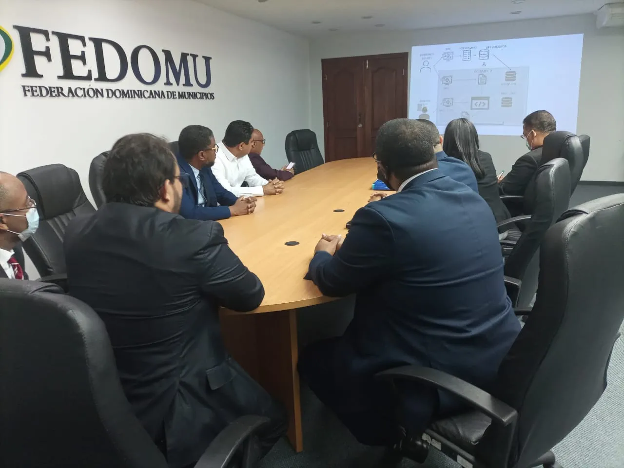 Presentan a Fedomu plataforma digital para gobiernos locales