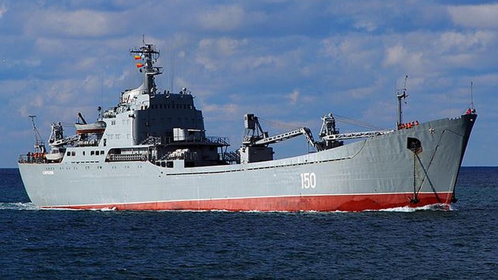 Rusia reflota el Saratov, el barco hundido por su propia tripulación tras un ataque ucraniano