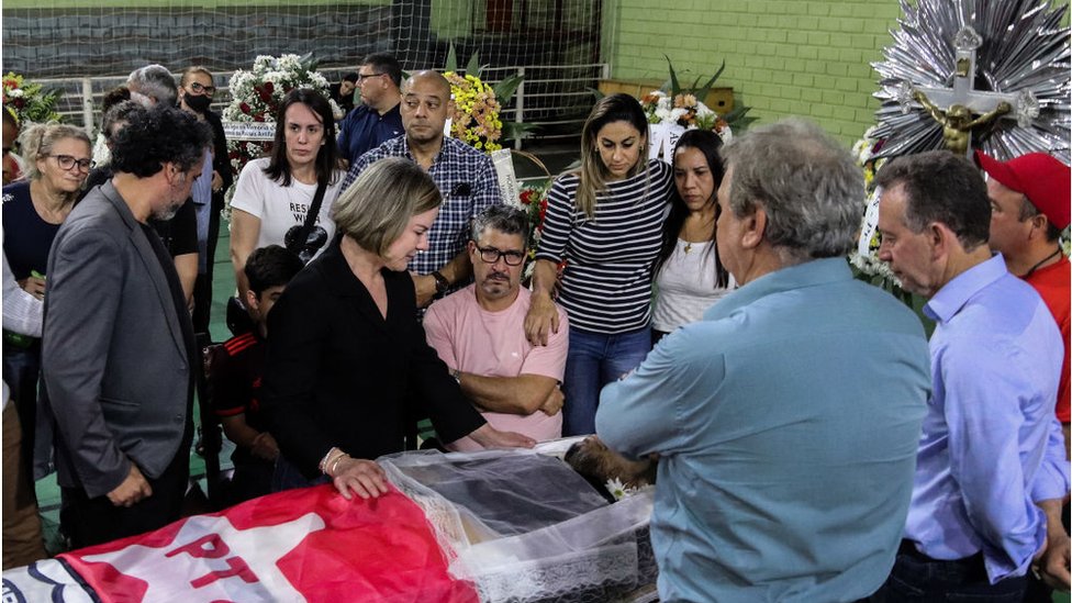 El asesinato que conmociona la política de Brasil de cara a la elección presidencial que enfrentará a Bolsonaro con Lula da Silva