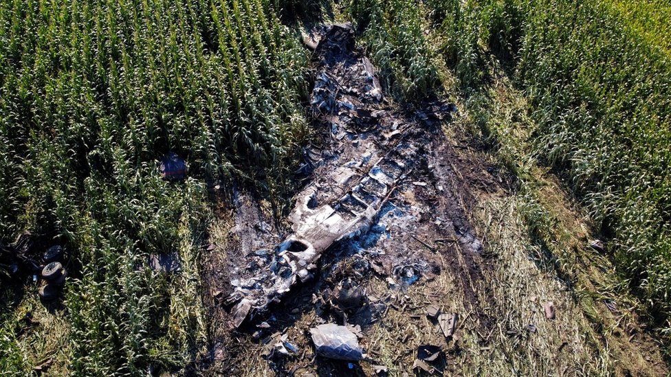 Un avión se estrella en Grecia y genera temores por posible carga tóxica