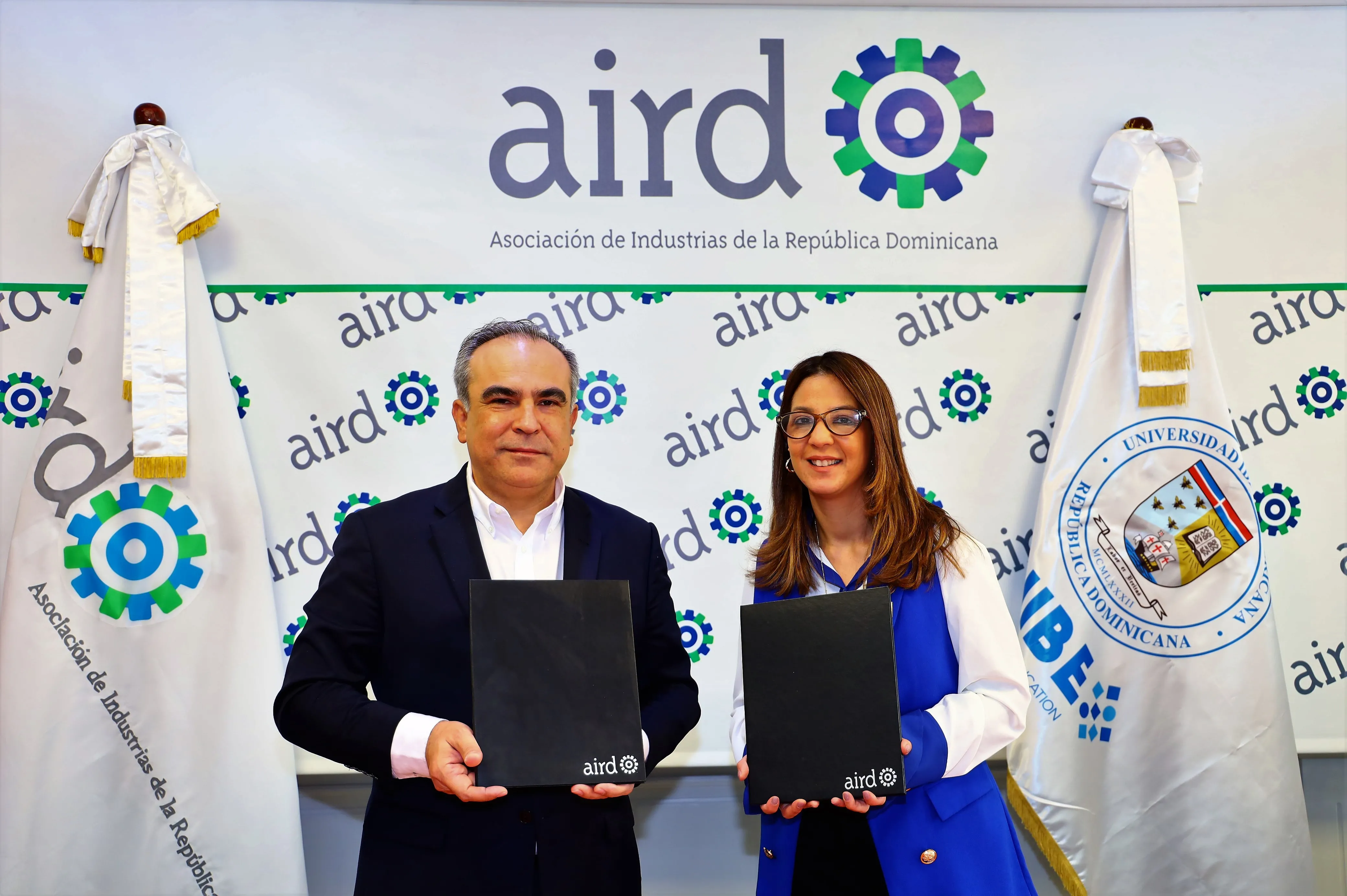 Convenio AIRD-UNIBE impulsa cooperación empresas-universidad