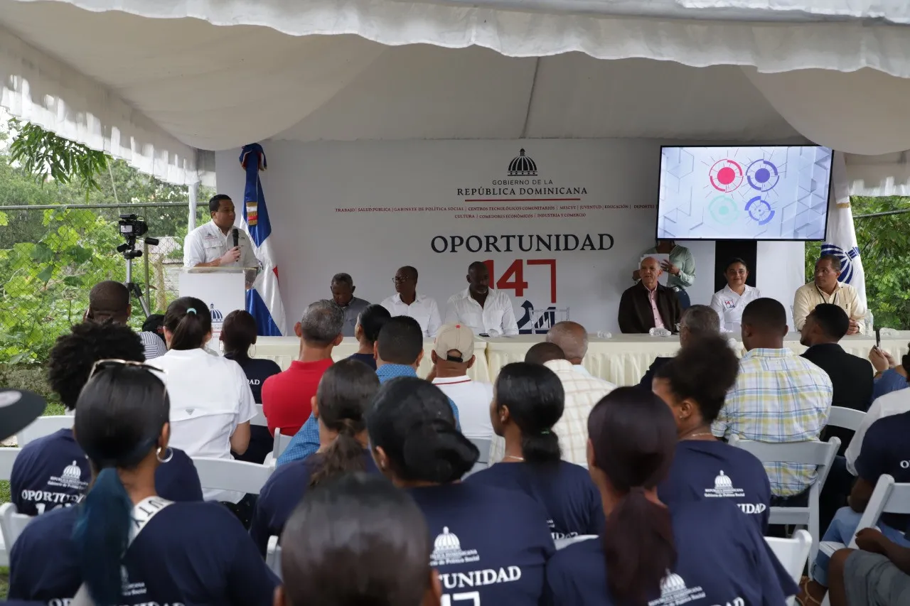 Inauguran tres centros de capacitación “Oportunidad 14-24” en Monte Plata