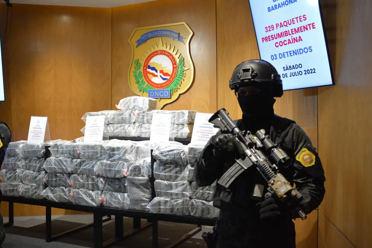 Autoridades dominicanas confiscan 329 paquetes de cocaína en Barahona