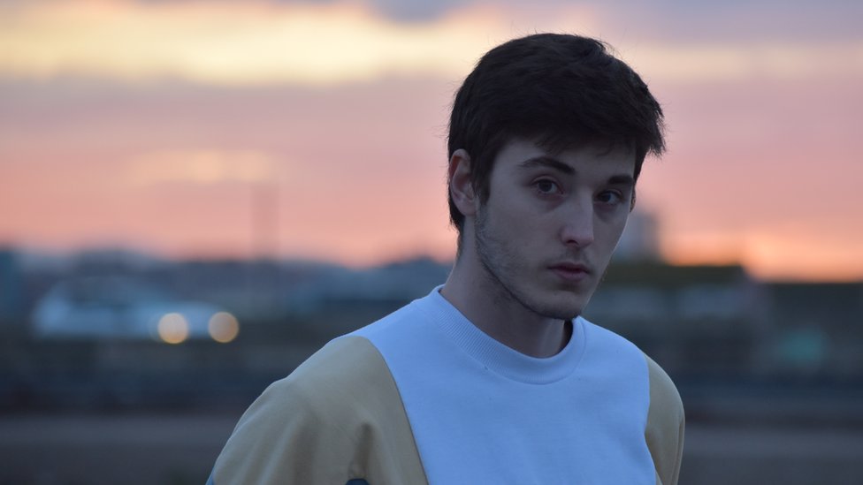 Falta que más gente crea que la bisexualidad es real, que no es una fase y que no te tienes que decidir