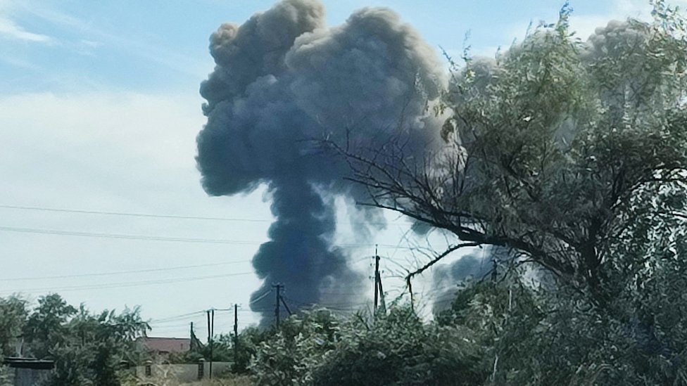 Crimea: imágenes satelitales muestran graves daños en la base aérea de la península ucraniana tras recientes explosiones