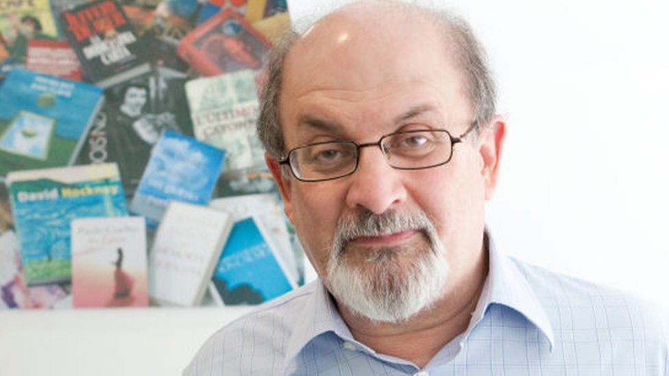 Salman Rushdie: quién es y por qué su obra Los Versos Satánicos le ha generado amenazas de muerte por más de 30 años