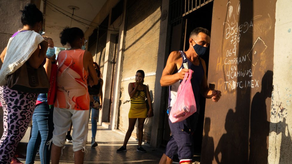 Cuba abre su comercio a la inversión extranjera por primera vez en 60 años para enfrentar el desabastecimiento