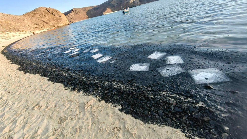 El agua de Balandra, la playa más bonita de México que pasó del turquesa a negro