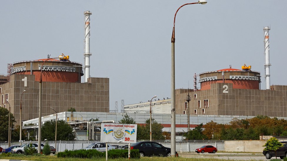 Zaporiyia: inquietud internacional después de que la central nuclear quedara temporalmente desconectada de la red eléctrica de Ucrania