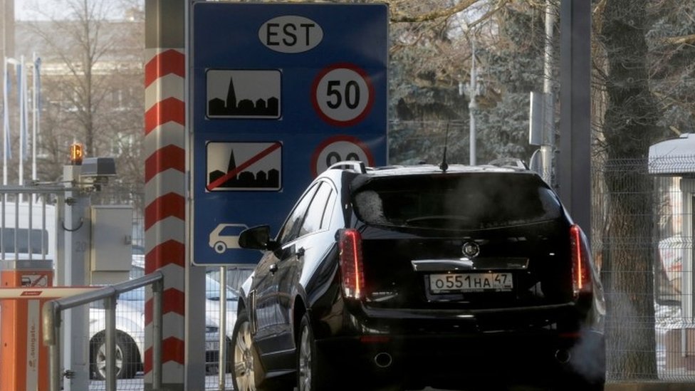 La Unión Europea dificultará la entrada de turistas rusos con la suspensión de un acuerdo de visados con Moscú