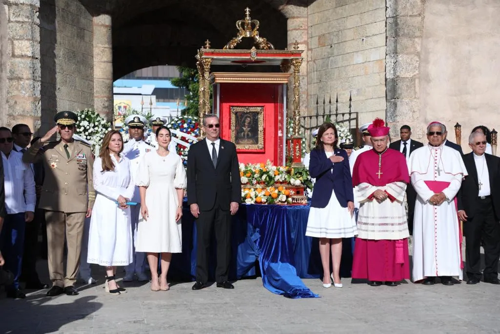 Abinader ruega Virgen de la Altagracia siga protegiendo a los dominicanos